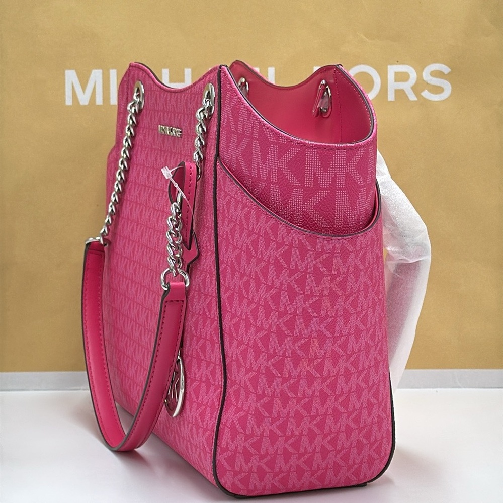 Michael Kors Lg Signtr Logo Chain Shoulder Tote Bag & Large Wristlet
Dragonfrui - Picture 9 of 16
